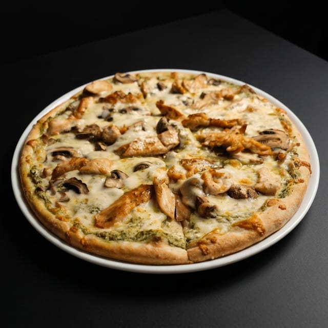14" Chicken Pesto Pizza.