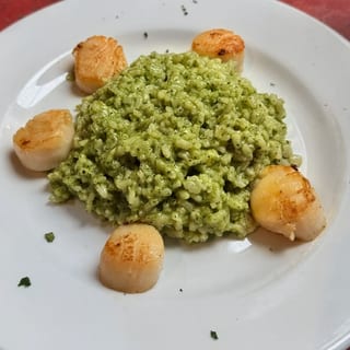 Pesto Risotto with Grilled Scallops