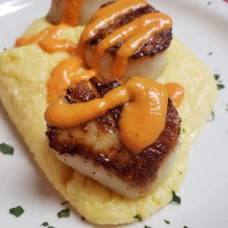 Scallops Con Polenta
